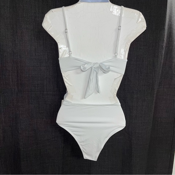 CHYRII Popular ladies one piece halter, strappy swim suit size medium (NWT) - Picture 5 of 6